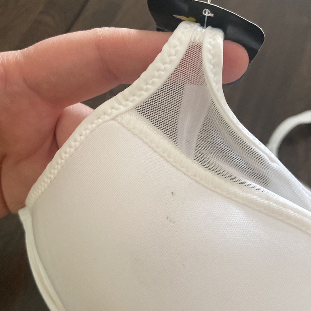 BALI 34C white comfortlite breathable bra NWT *some blue spots on front and back - Picture 12 of 14